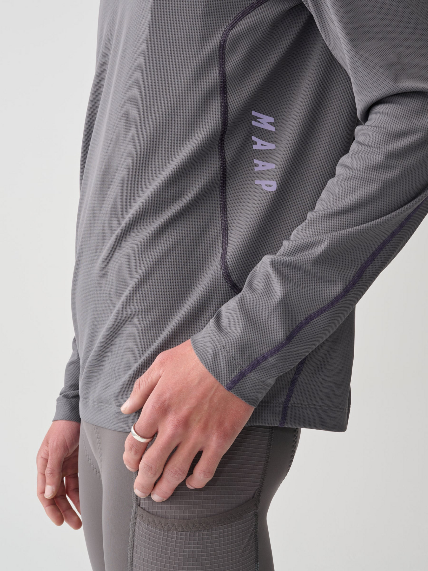 Alt_Road Tech LS Tee Monolith