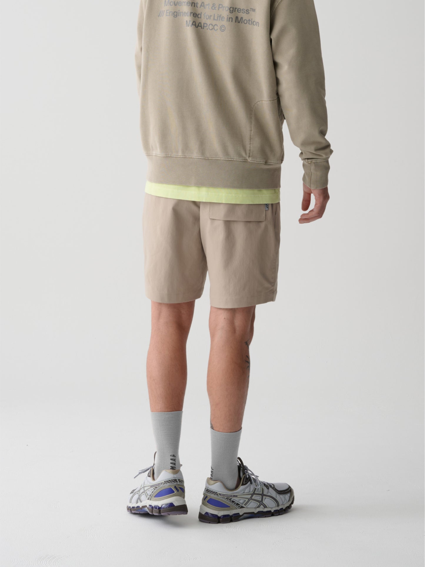 Transit Tech Short Greige
