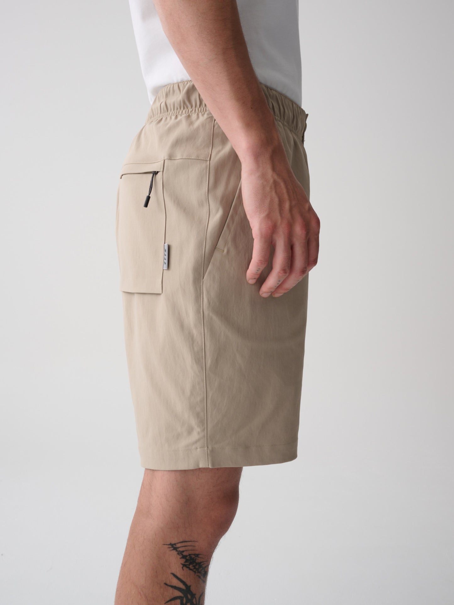 Transit Tech Short Greige