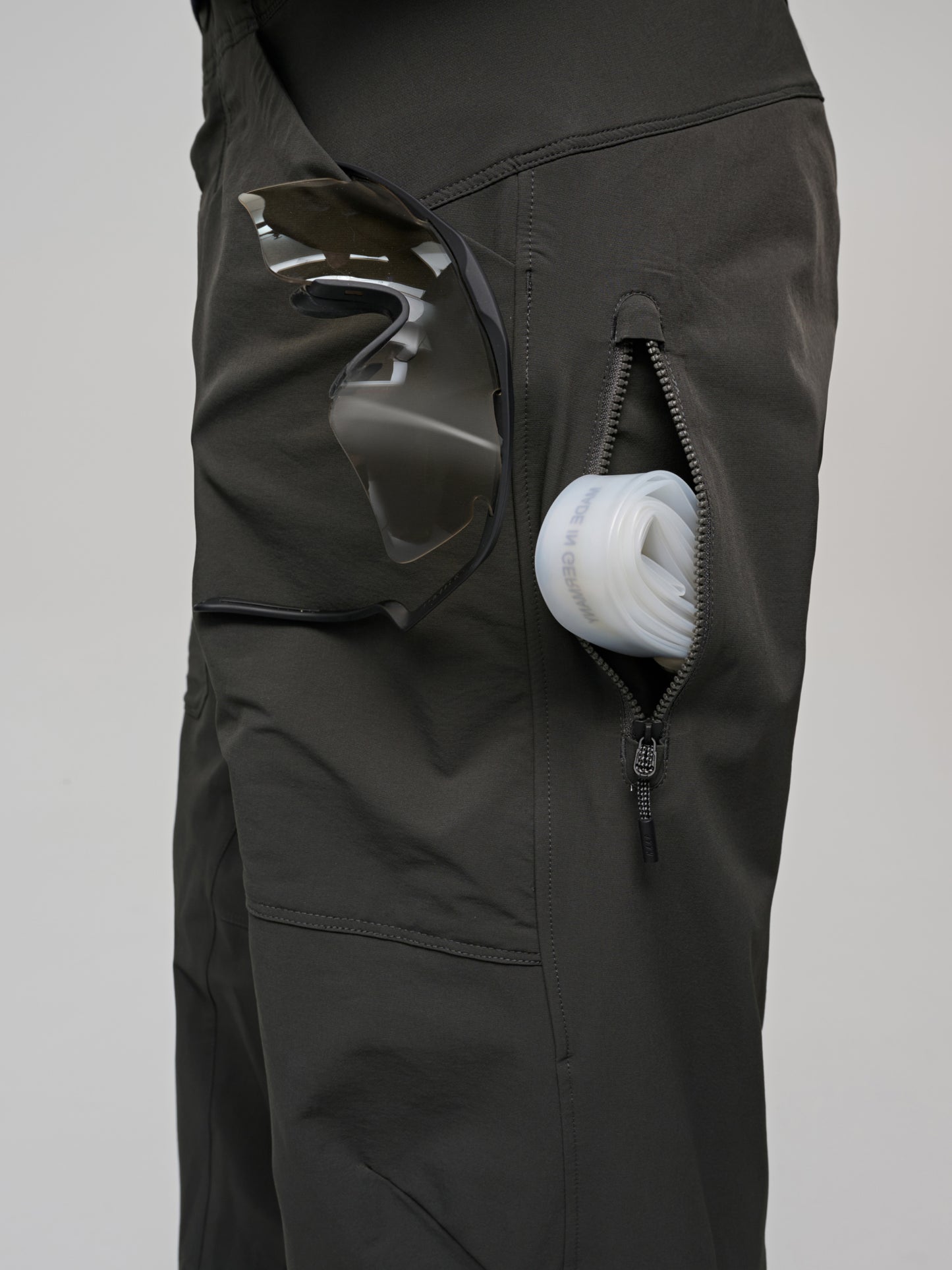Alt_Road™ Pant Magnet
