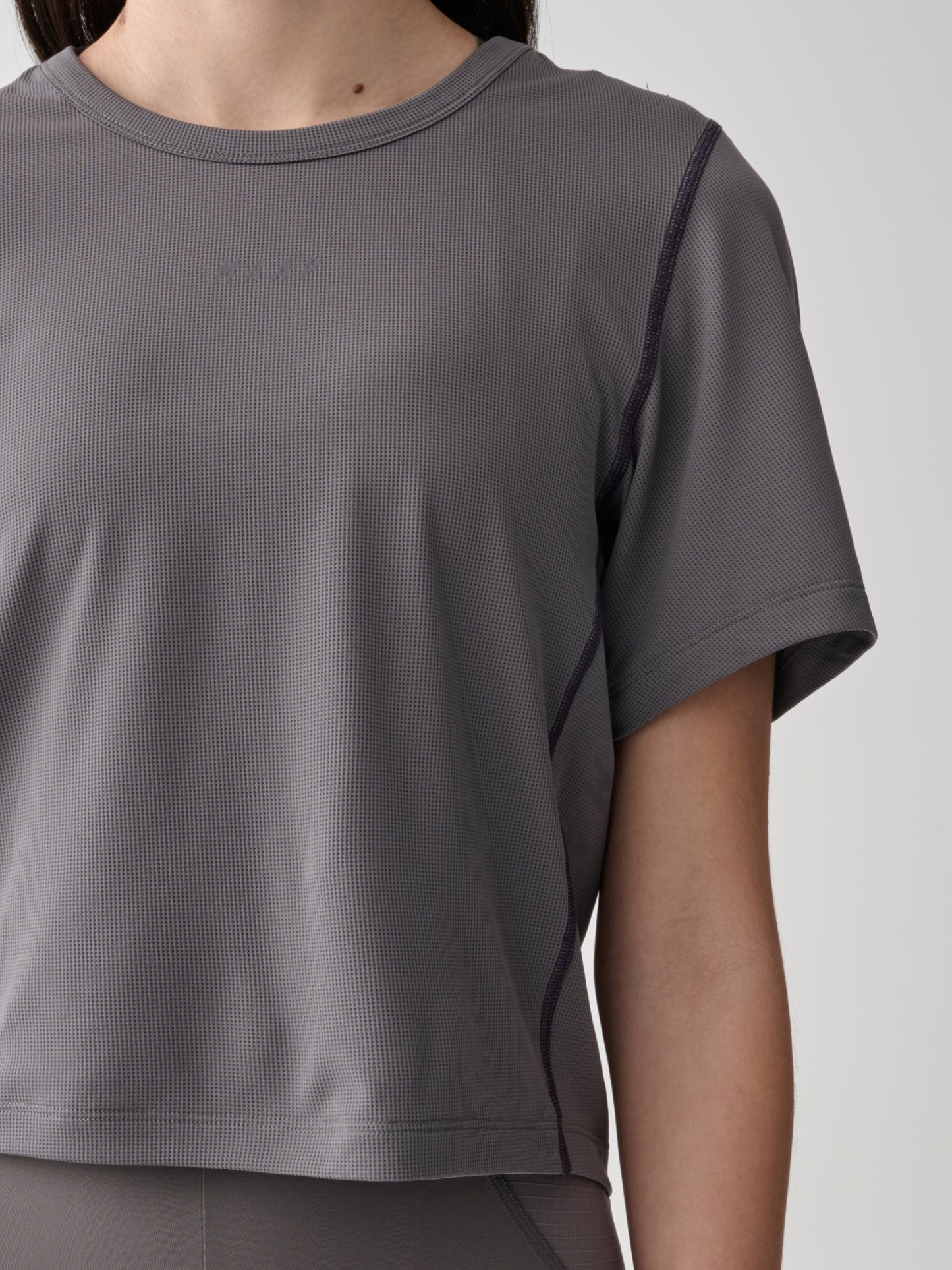 Women's Alt_Road Cropped Tee Monolith
