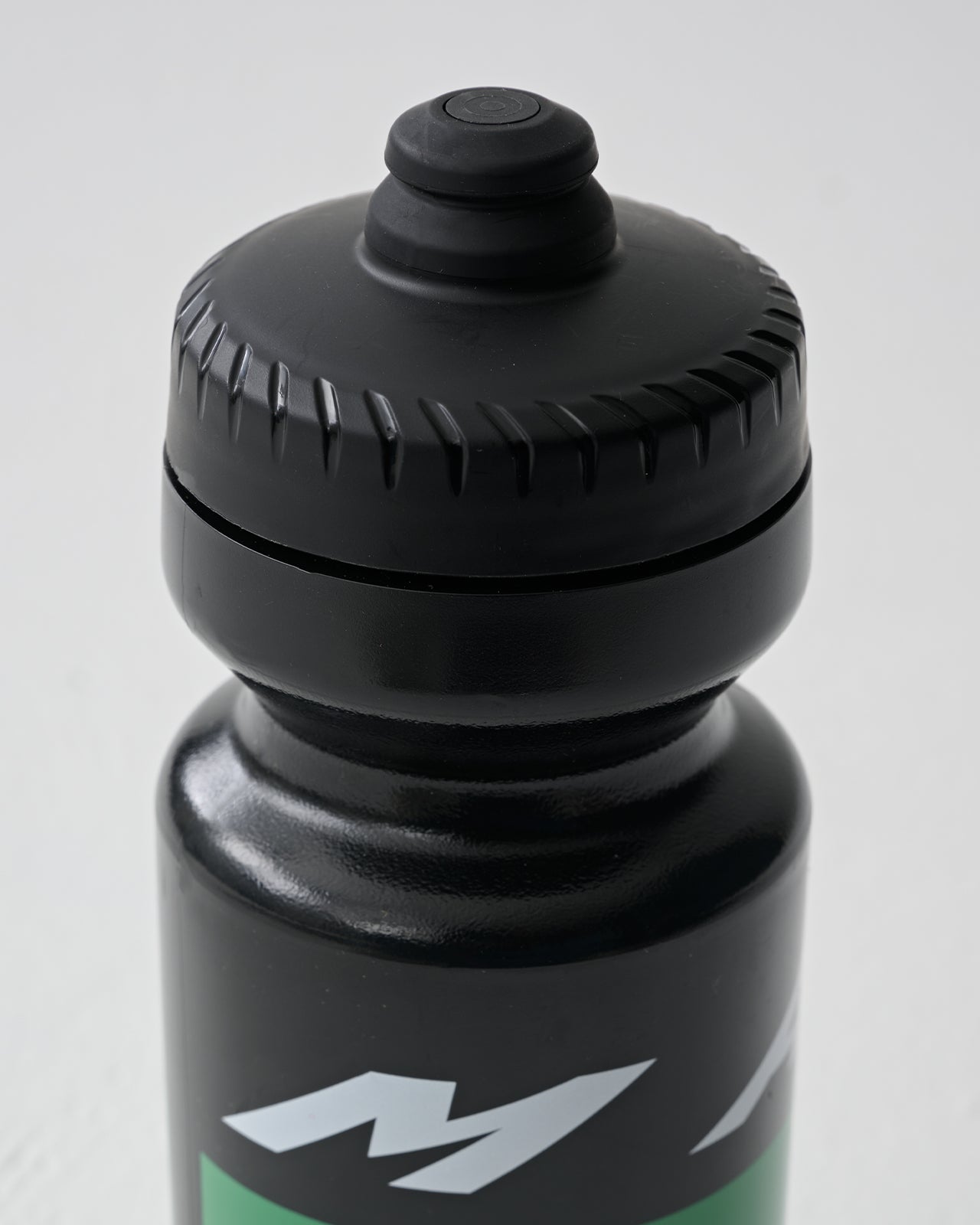 Level Bottle Black/Leaf