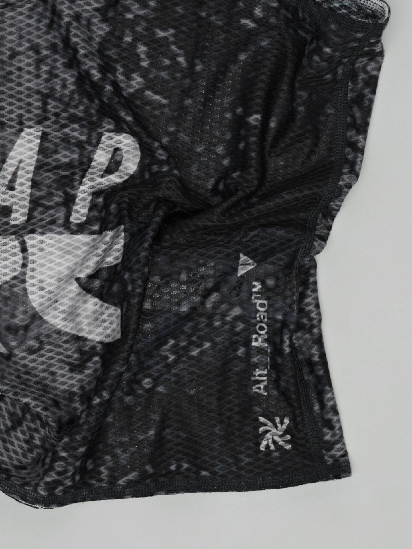 Alt_Road Mesh Summer Neck Warmer Silver/Black
