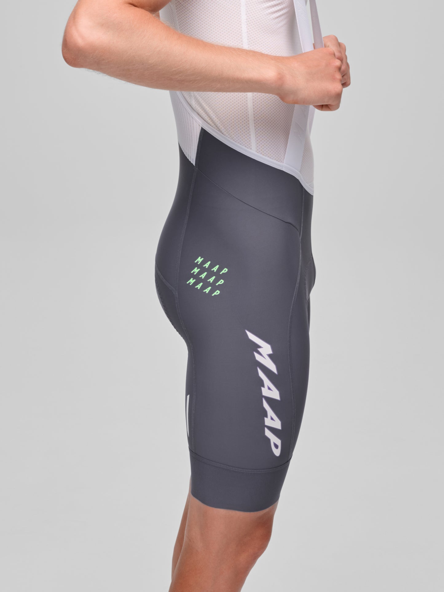 WorldTour 26 Team Bib Evo Odyssey/White