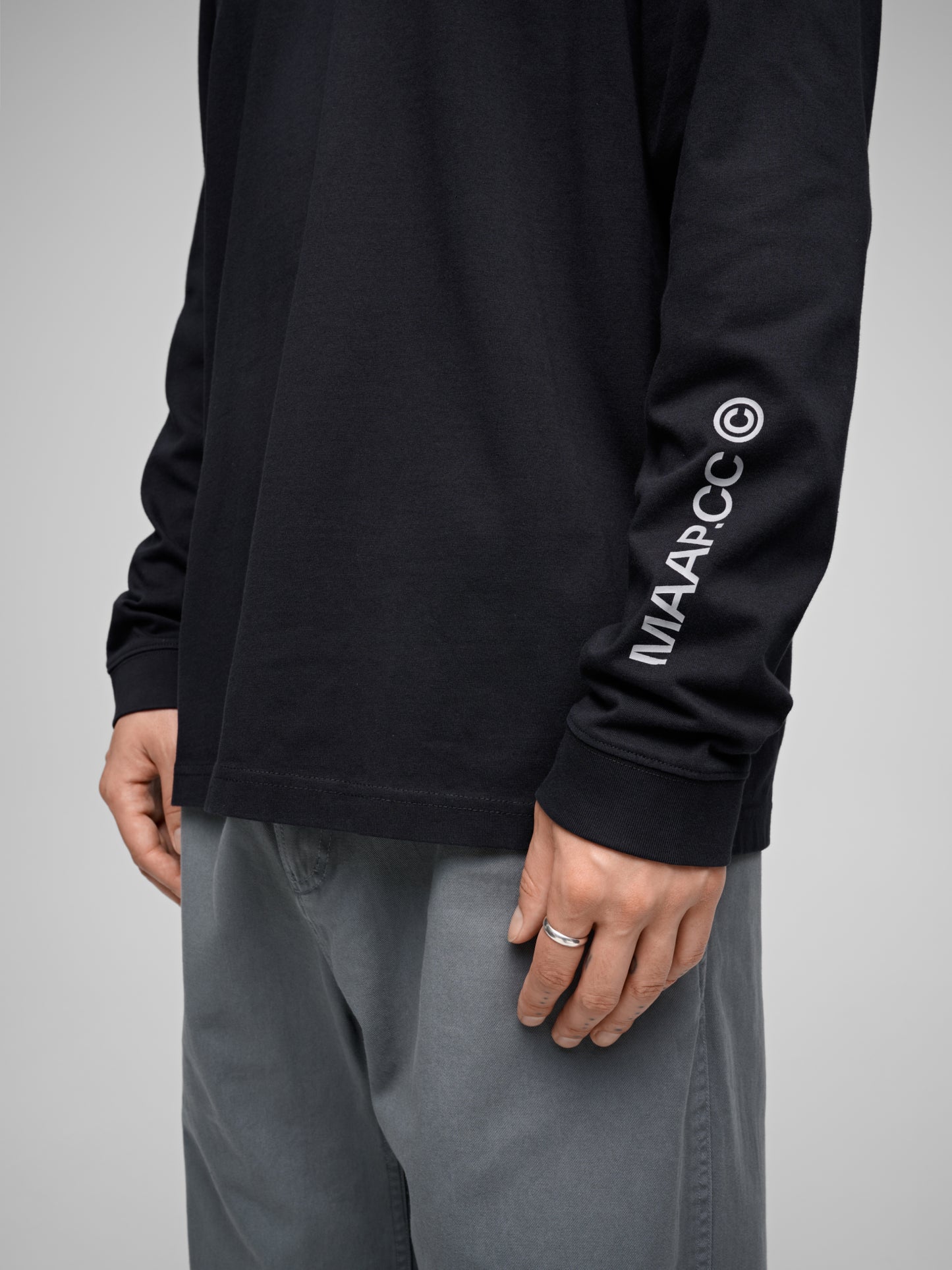 Essentials CC LS Tee Black