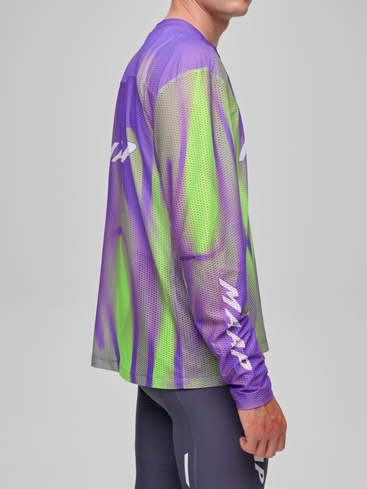 WorldTour 26 Air Mesh LS Tee Blackout Glow