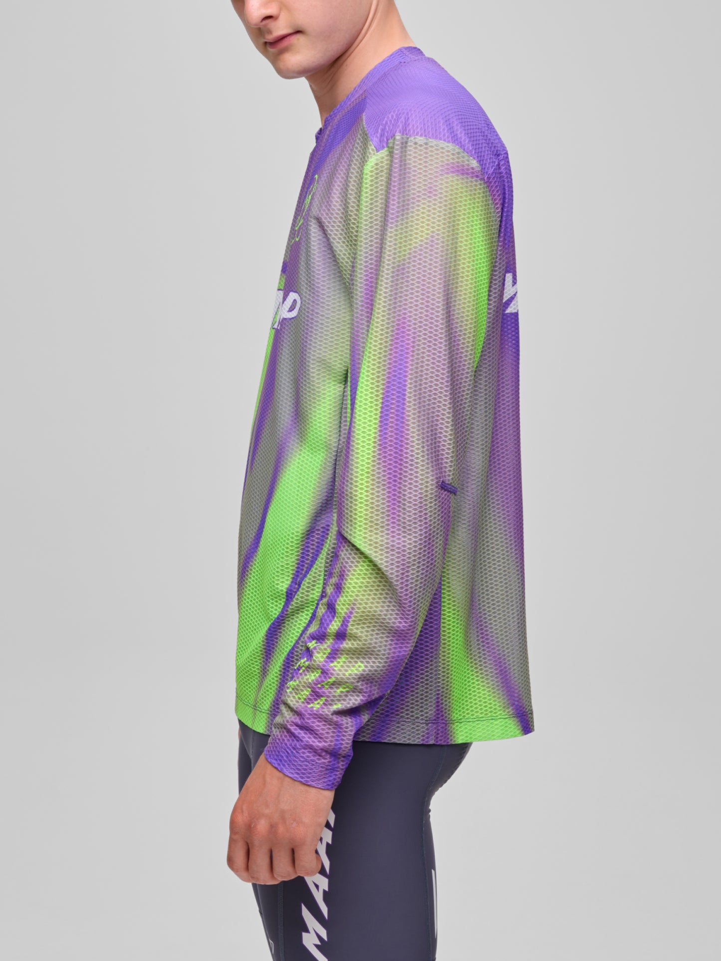 WorldTour 26 Air Mesh LS Tee Blackout Glow