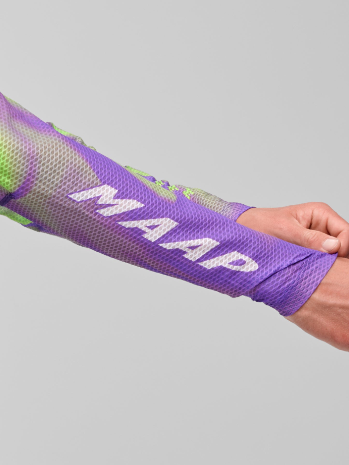 WorldTour 26 Air Mesh LS Tee Blackout Glow